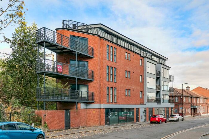 2 Bedroom Apartment To Rent In Victoria Road, CM1