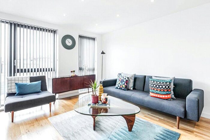 2 Bedroom Apartment To Rent In Sloane Apartments, Old Castle Street, London, E1
