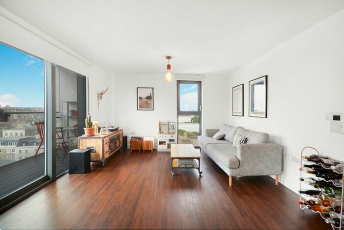 2 Bedroom Flat To Rent In Thomas Tower, Dalston Square, E8