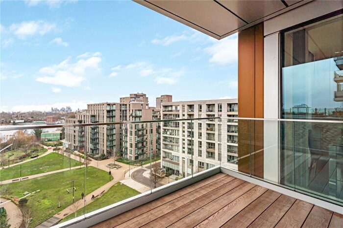 2 Bedroom Apartment To Rent In Woodberry Down, London, N4