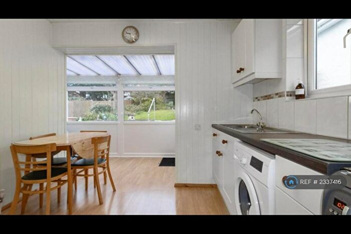 2 Bedroom Bungalow To Rent In Milton Avenue, Barnet, EN5