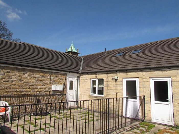 2 Bedroom Property To Rent In Acre Street, Huddersfield, HD3