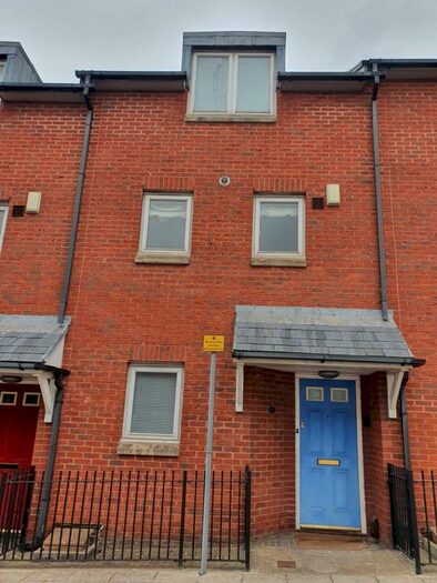 3 Bedroom Terraced House To Rent In Preston Street, Exeter, EX1