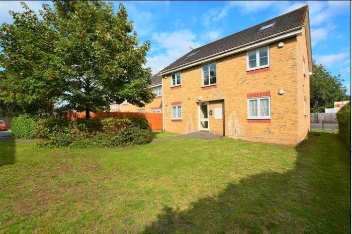 2 Bedroom Apartment To Rent In Slough, Berkshire, SL1