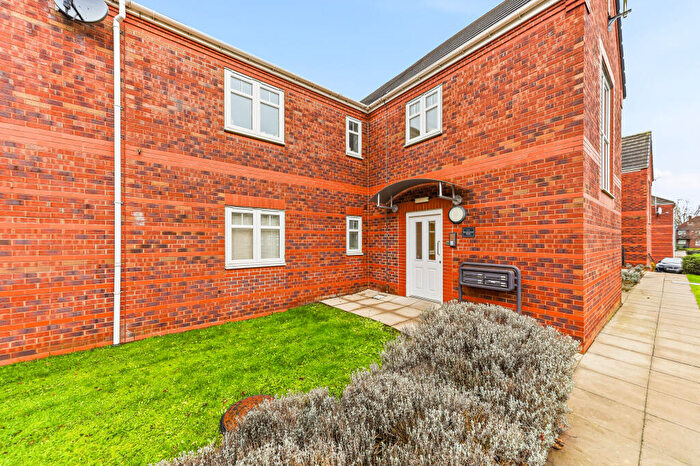 2 Bedroom Flat For Sale In Brackenhurst Drive, Moortown, Leeds, LS17