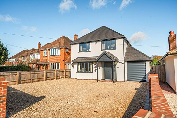 4 Bedroom Detached House For Sale In Hedley Road, Flackwell Heath, High Wycombe, Buckinghamshire, HP10