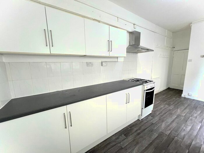 3 Bedroom End Of Terrace House To Rent In Churchill Avenue, Coventry, CV6