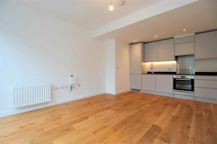 1 Bedroom Flat To Rent In Regent House, The Gore, Basildon, SS14