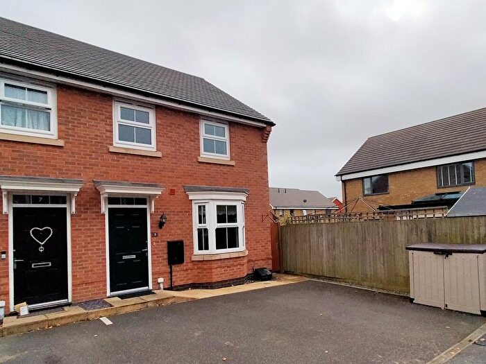 3 Bedroom Semi-Detached House To Rent In Porritt Close, East Leake, LE12