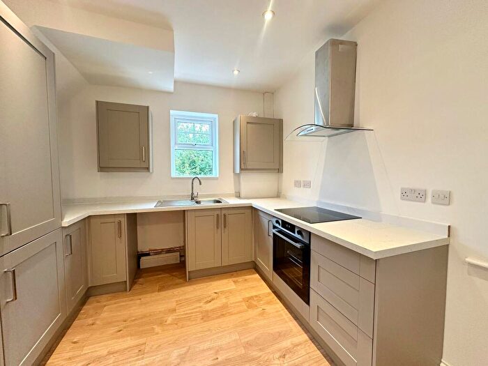 3 Bedroom House To Rent In Gleadless Road, S2