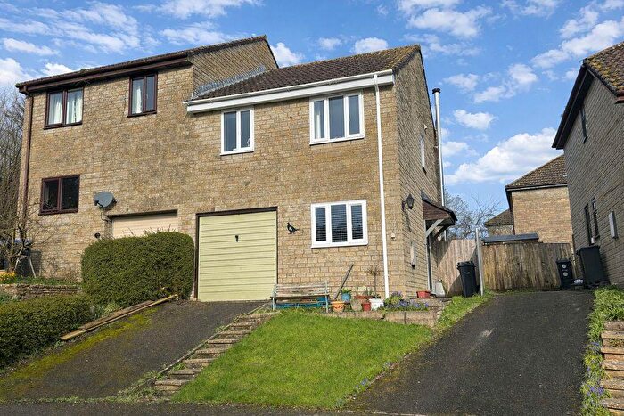 4 Bedroom Semi Detached House For Sale In Brook Close, Tisbury, SP3