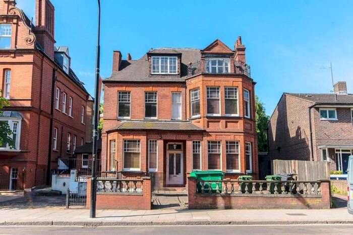 Studio To Rent In Rosslyn Hill, London NW3