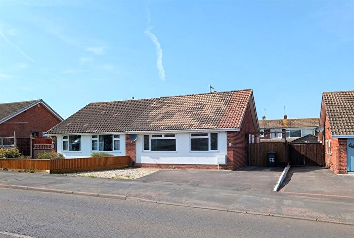 2 Bedroom Semi Detached Bungalow For Sale In Chatsworth Avenue, Tuffley, Gloucester, GL4