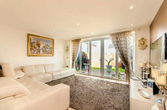 5 Bedroom End Of Terrace House To Rent In Holford Way, Roehampton, London, SW15