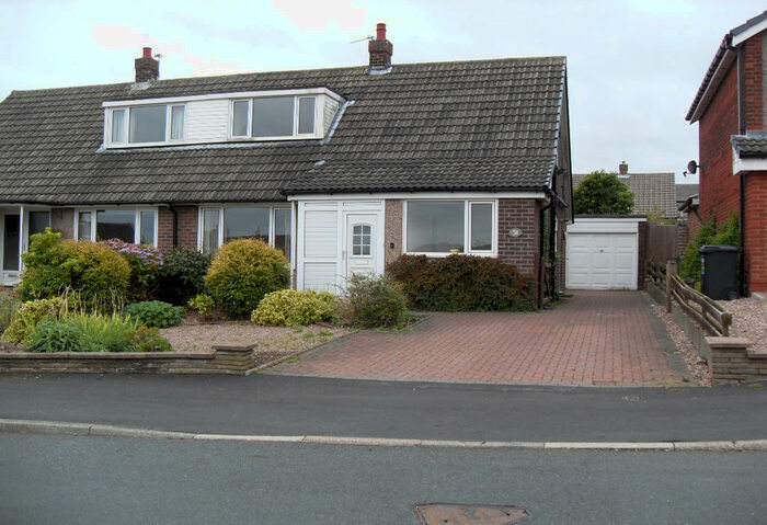 3 Bedroom House To Rent In Ashlea Avenue, Brighouse, HD6