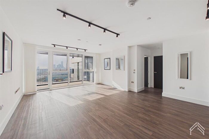 2 Bedroom Apartment To Rent In Waterway House, College Park, NW10