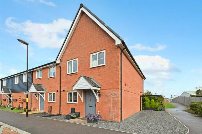 3 Bedroom House To Rent In Navigation Drive, Yapton, BN18