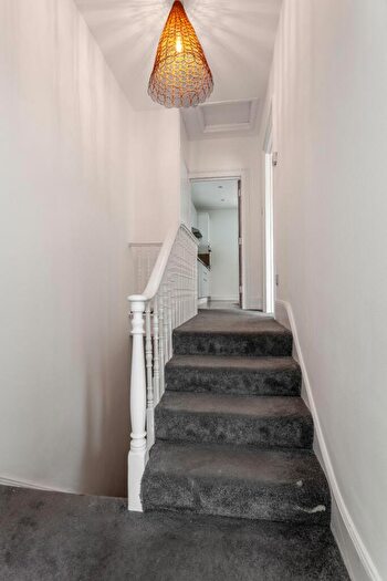 1 Bedroom Apartment For Sale In Rose Hill Close, Brighton, BN1