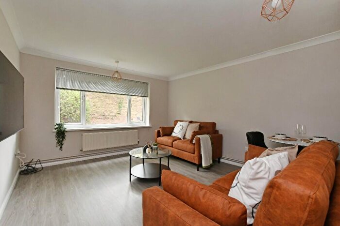 3 Bedroom Apartment To Rent In Tapton House Road, Sheffield, S10