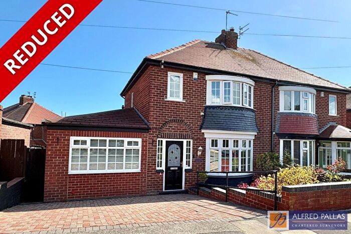4 Bedroom Semi-Detached House For Sale In Rydal Mount, Fulwell, SR5