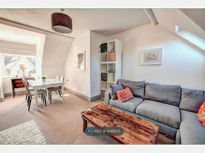 2 Bedroom Flat To Rent In Chine View Mansions, Bournemouth, BH4