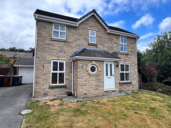 3 Bedroom Detached House For Sale In Carriers Meadow, Chapel-En-Le-Frith, SK23