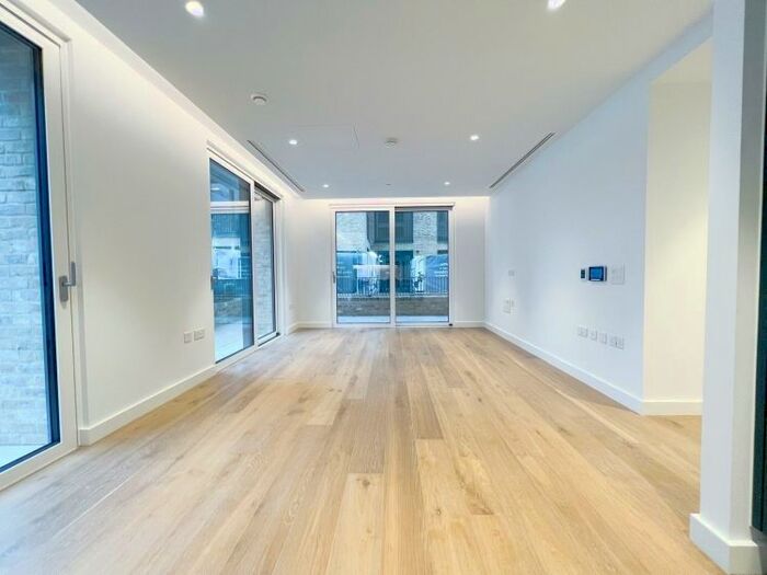 1 Bedroom Flat To Rent In Jubilee Walk, London, WC1X