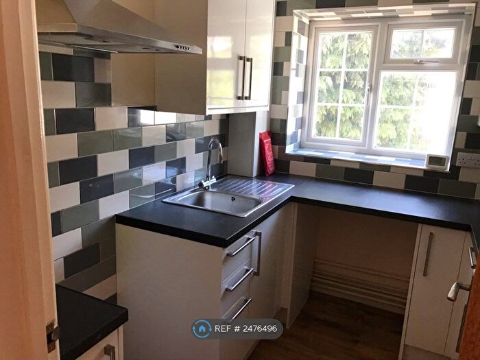 2 Bedroom Flat To Rent In Windsor Terrace, Lyme Regis, DT7