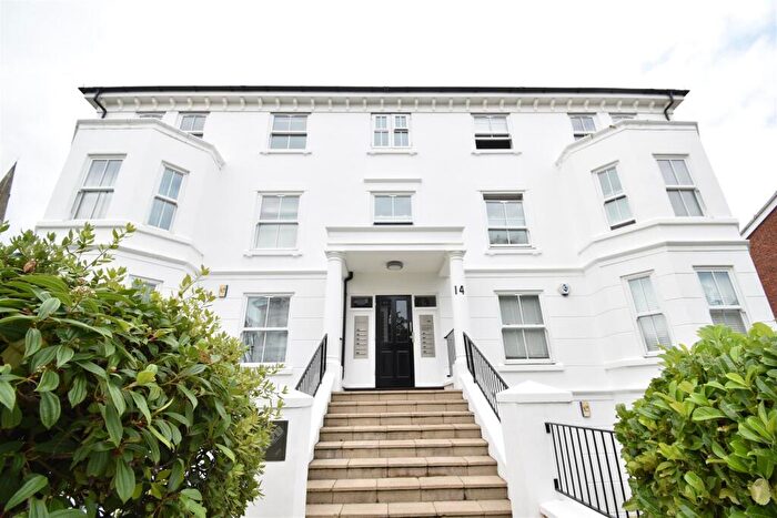 2 Bedroom Apartment To Rent In Avenue Elmers, Surbiton, KT6
