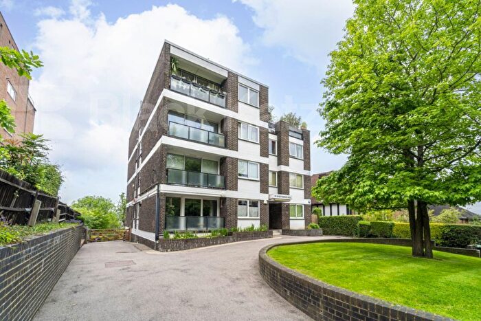 2 Bedroom Flat To Rent In Shepherds Hill, Highgate, N6