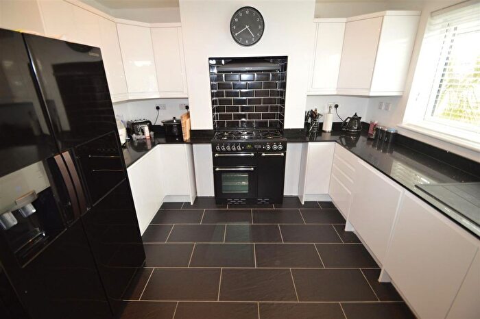 4 Bedroom Property To Rent In Cherrydown Avenue, London, E4