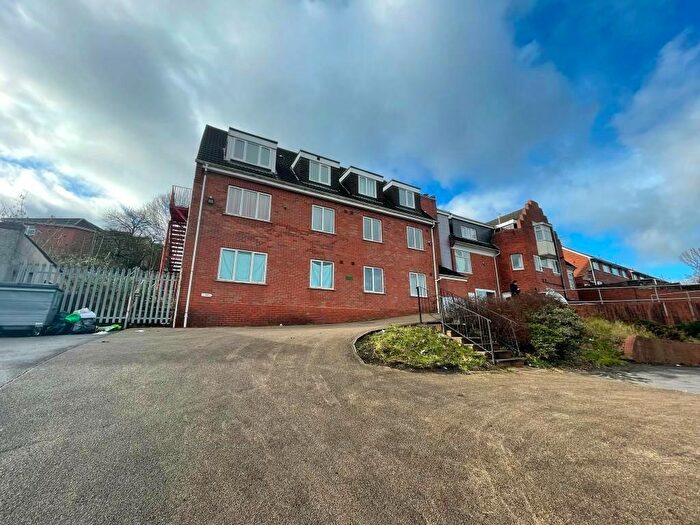Studio To Rent In New Birmingham Road, Oldbury, West Midlands, B69