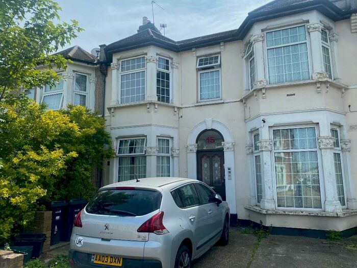 2 Bedroom Flat To Rent In Cambridge Road, Ilford, London, IG3