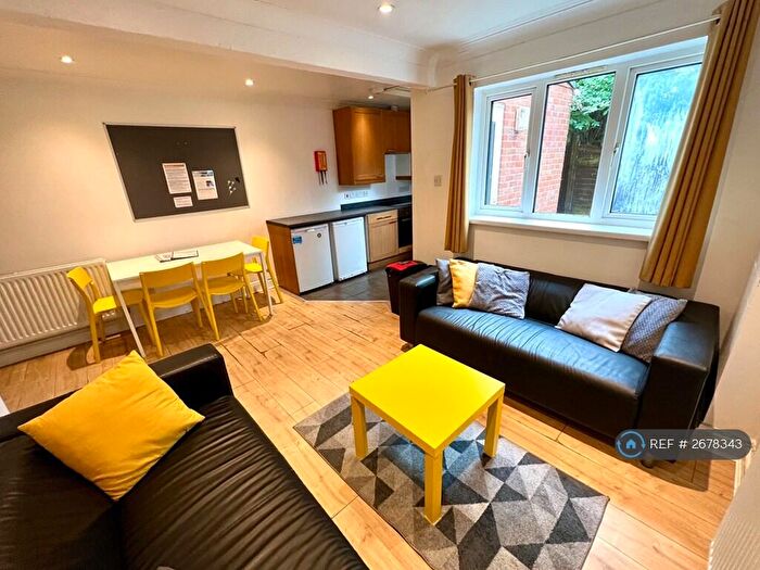 7 Bedroom End Of Terrace House To Rent In Spear Road, Southampton, SO14