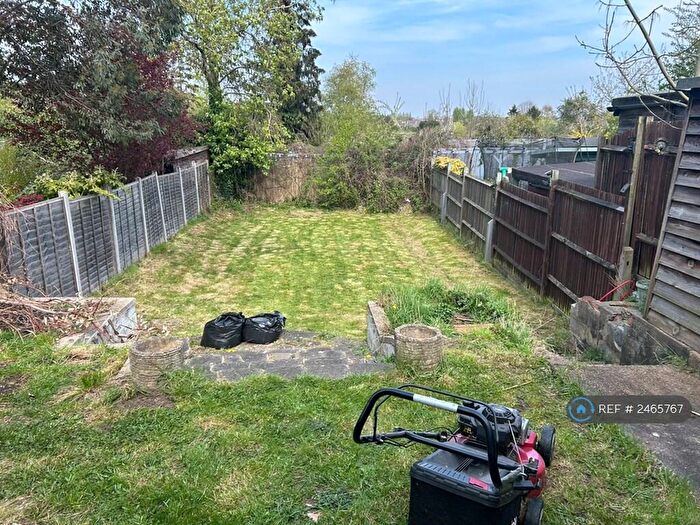 4 Bedroom Semi-Detached House To Rent In Rosemary Avenue, London, N3