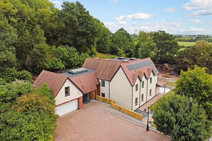 5 Bedroom Detached House For Sale In Wood Norton, Fladbury, WR11