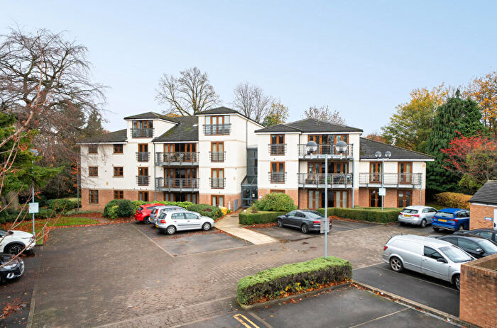 2 Bedroom Flat For Sale In Harrogate Road, Moortown, Leeds, LS17