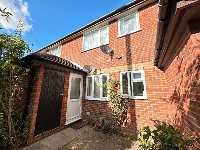 1 Bedroom Ground Maisonette To Rent In Alder Crescent, Luton, Bedfordshire, LU3