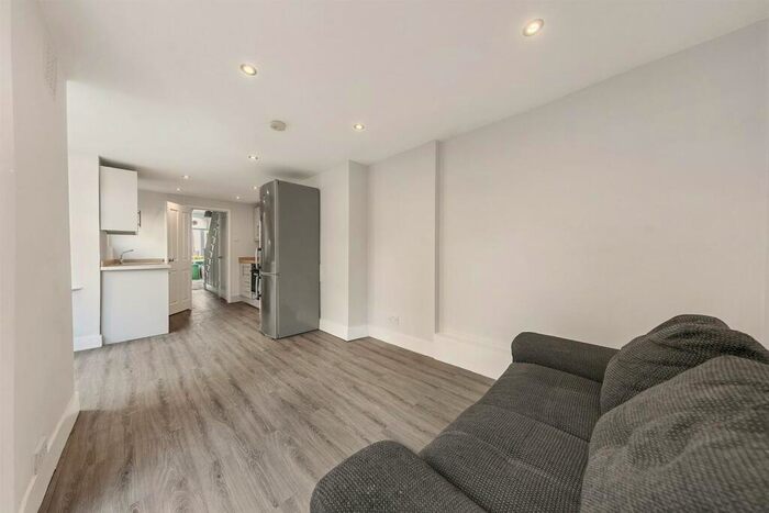 5 Bedroom Terraced House To Rent In Hollydale Road, London, SE15