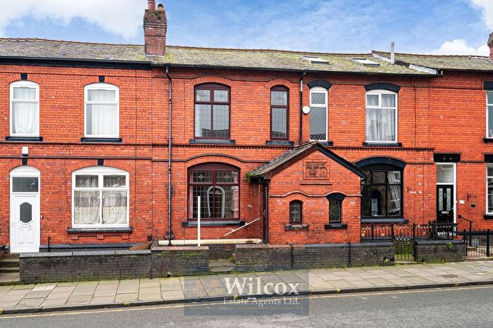 2 Bedroom Terraced House For Sale In Halliwell Road, Bolton, BL1