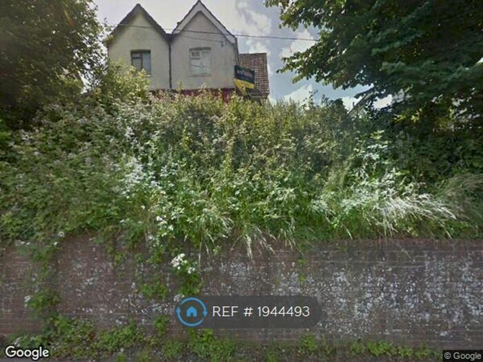 3 Bedroom Semi-Detached House To Rent In Fair Oak Road, Bishopstoke, Eastleigh, SO50