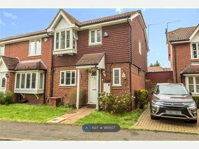 3 Bedroom End Of Terrace House To Rent In Courtens Mews, Stanmore, HA7