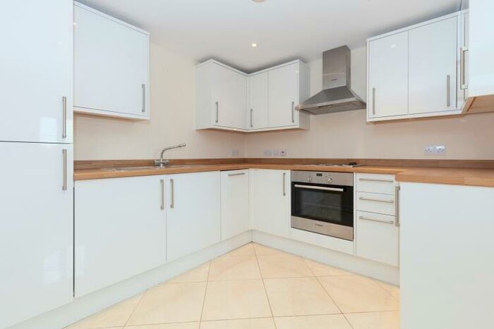 2 Bedroom Apartment To Rent In Shipton Road, Woodstock, OX20