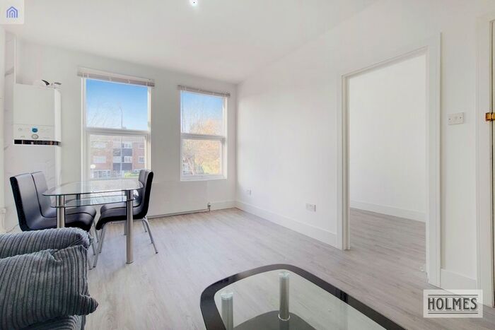 2 Bedroom Flat To Rent In London Road, London, SW16