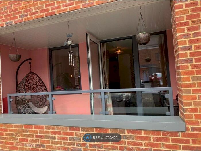 2 Bedroom Flat To Rent In Mondrian Court, Harrow, HA3