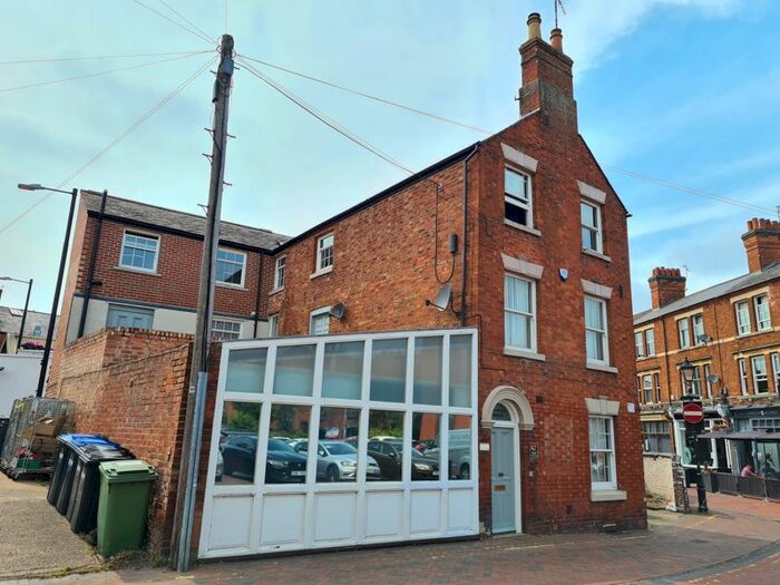 1 Bedroom Flat To Rent In Castle Street, Rugby, CV21