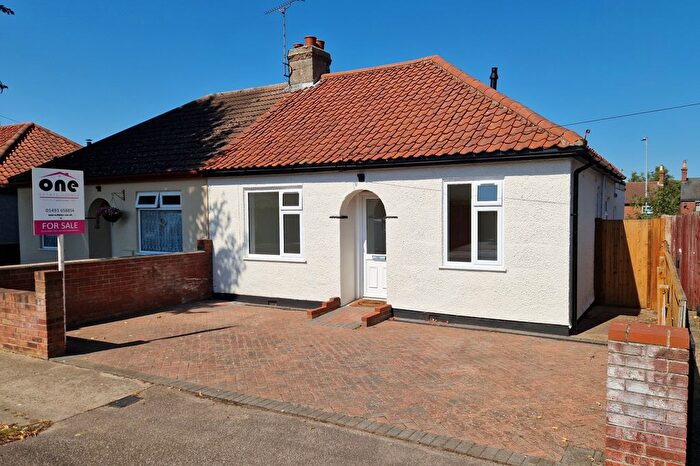 3 Bedroom Bungalow For Sale In Dell Road East, Lowestoft, NR33