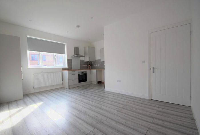 2 Bedroom Flat To Rent In Park Road, Peterborough, Cambridgeshire, PE1