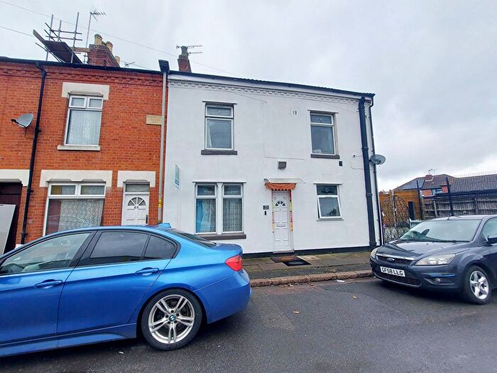 3 Bedroom Terraced House For Sale In Spalding Street, Leicester, LE5