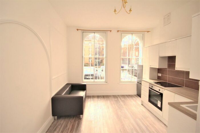 1 Bedroom Flat To Rent In City Road, Islington, London, EC1V